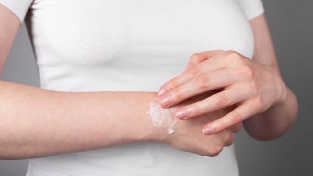 3 Types of Numbing Cream for PRP Injections [Effects and Side Effects]